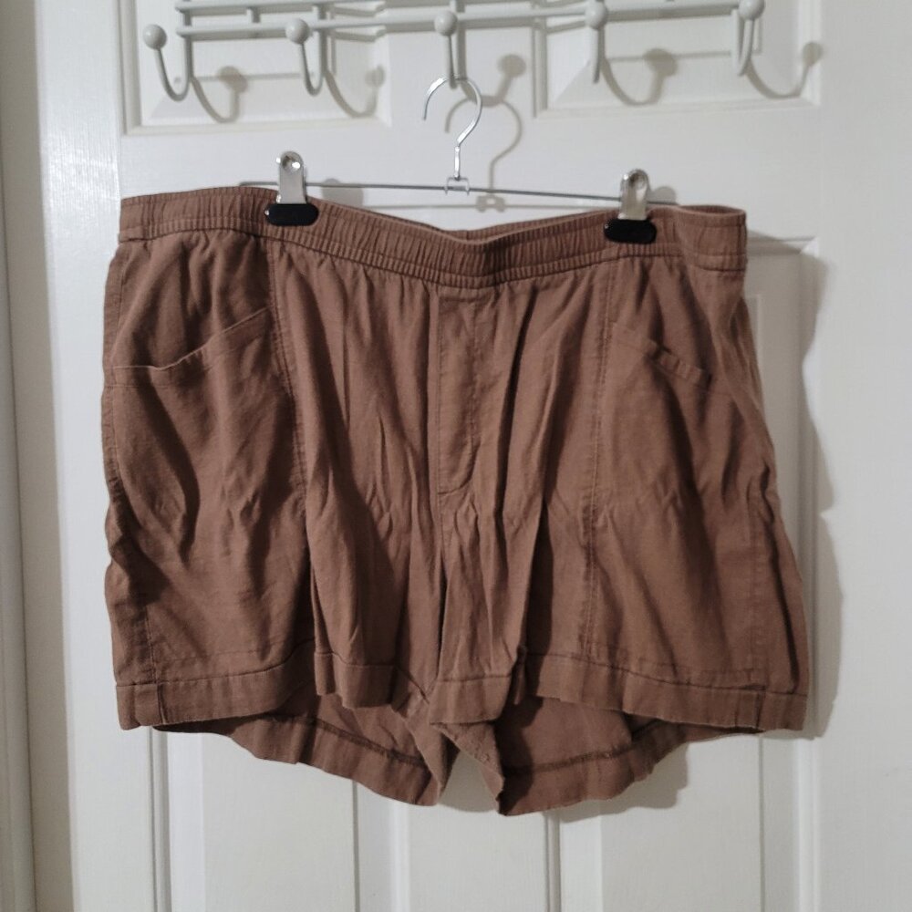 Old Navy Women's Shorts - Faded Brown/Khaki Size XL